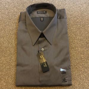 🌺NWT Men’s Sateen Nickel collard shirt